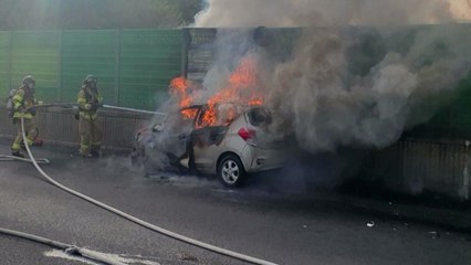 차량 3대 추돌 사고·화재...다친 사람은 없어 / YTN