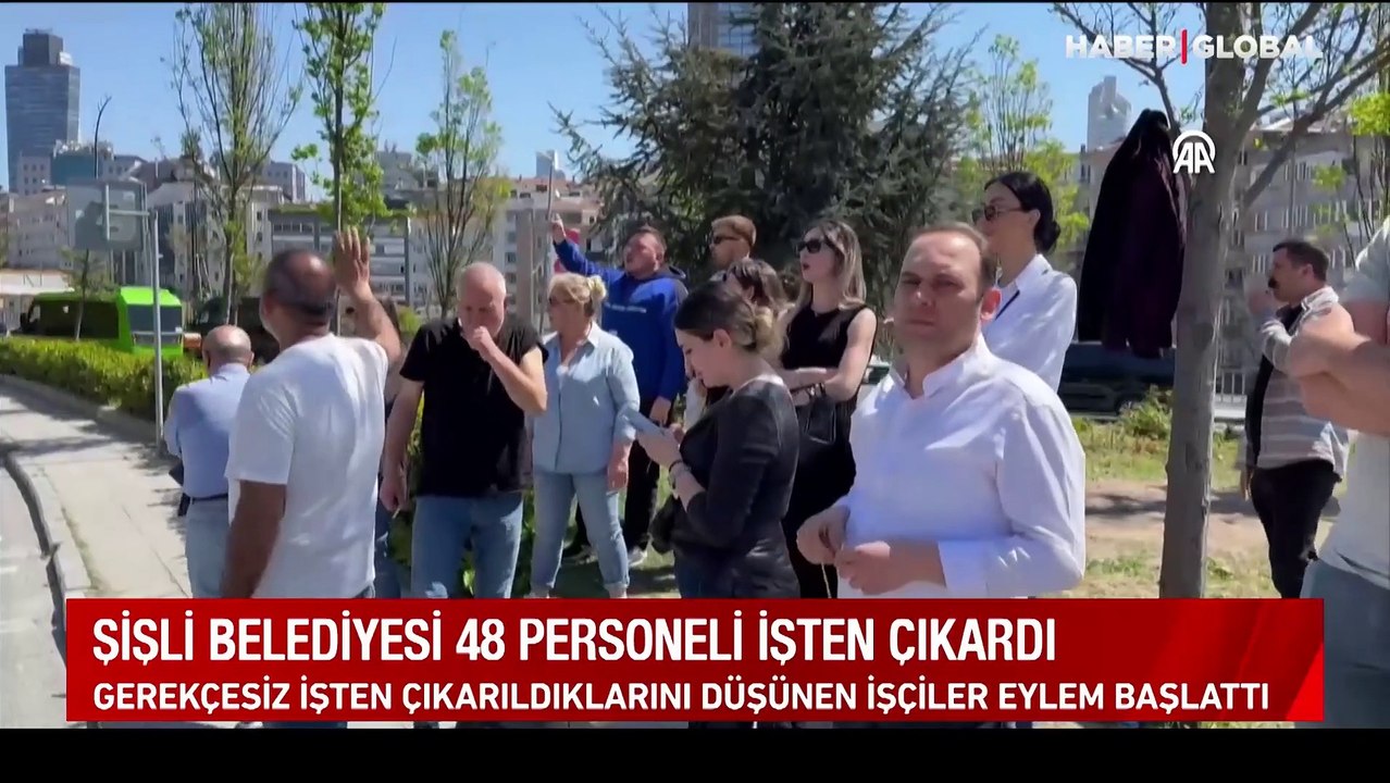 Şişli Belediyesi 48 personeli işten çıkardı, işçiler belediye önünde eylem yaptı