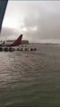 Fuertes lluvias e inundaciones paralizan aeropuertos y carreteras de Dubái  