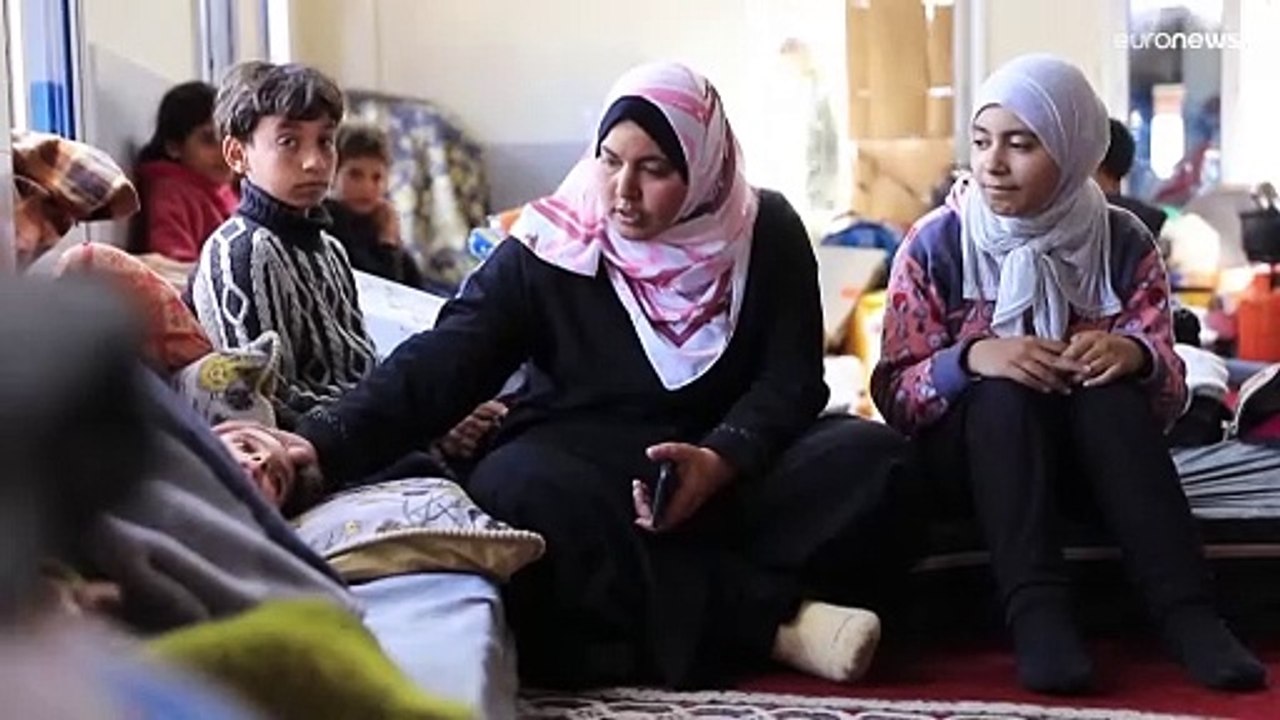 فيديو: "اشتقتُ لك كثيرًا يا بابا"... عائلات فلسطينية غزة تبحث عن ذويها المفقودين في غزة