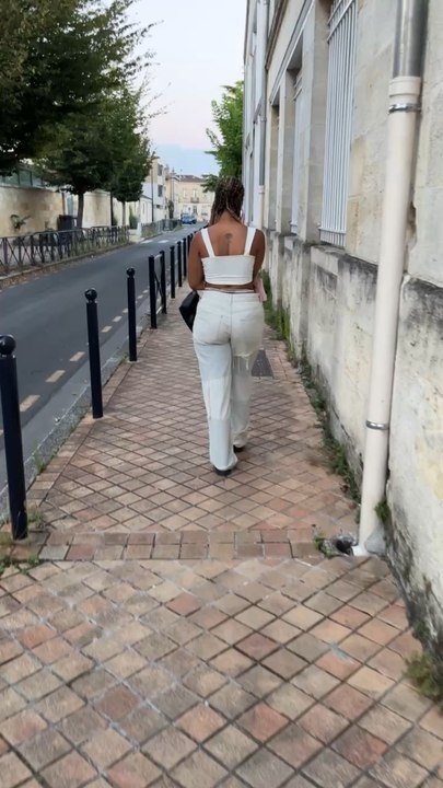 Elle a Géré en Vrai  ( exclu Dailymotion )