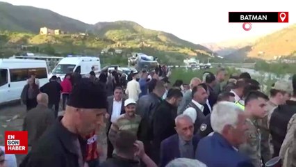 Batman’da çaya uçan araç kayalıklarda asılı kaldı