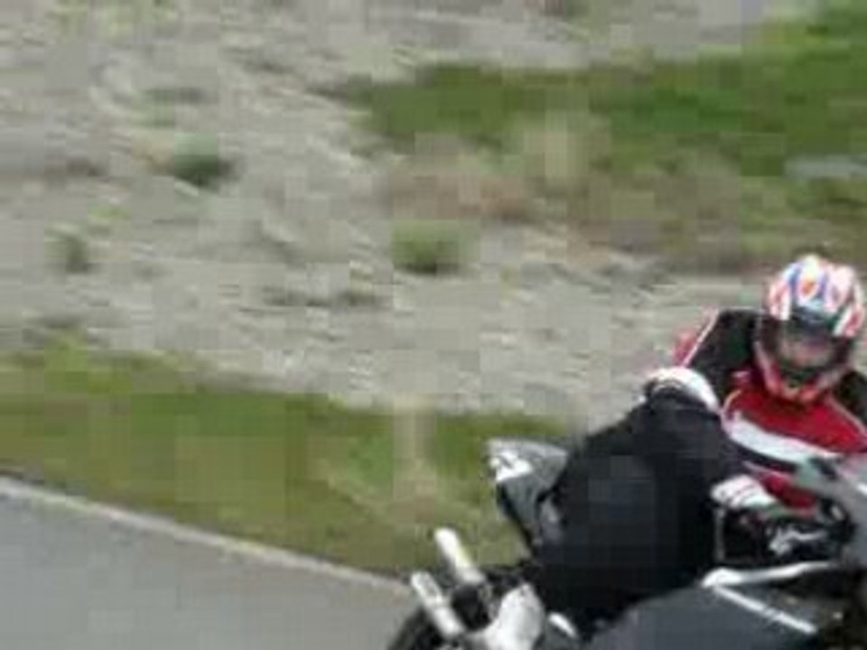 sortie au circuit de candie le 6/04/08 rs250 est dirt 140