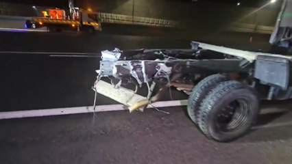 충남 천안서 고장 화물차 들이받은 트레일러 사고 🚧