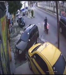 Adolescente sequestrado por homens em uma moto em Brás de Pina