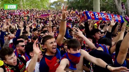 Aficionados del Barcelona se confunden y apedrean el autobús de su equipo