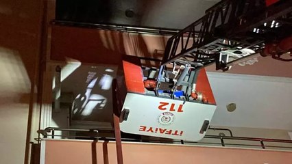 Kocaeli'de şarjlı süpürge patladı, evde mahsur kalan şahsı itfaiye kurtardı