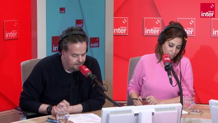 "Je ne pouvais écrire rien d'autre" : l'écrivain Salman Rushdie raconte son agression dans un livre