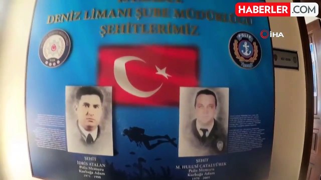 Meslektaşları 19 yıl önce şehit olan dalgıç polis için denize daldı