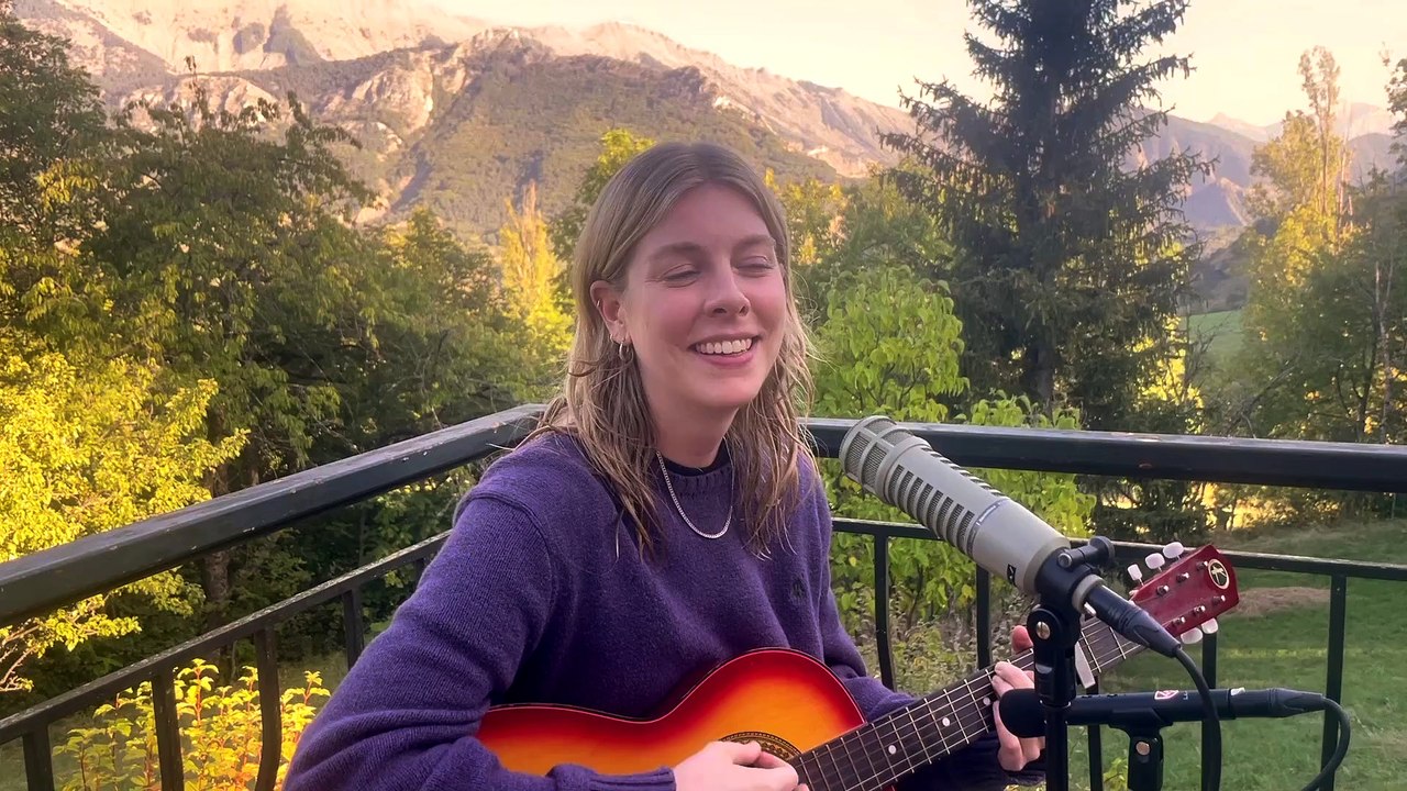 'In My Room' With Juice Webster
