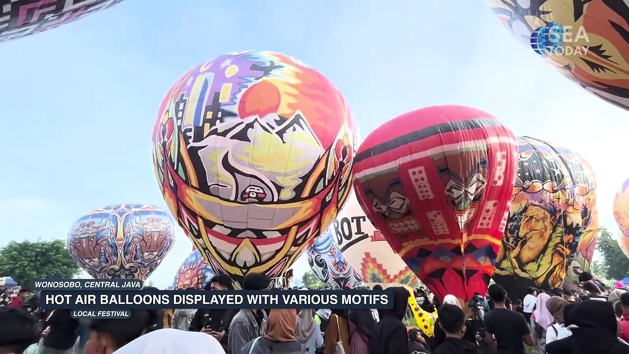 Dozens of Hot Air Balloons Flown to Celebrate Eid Al-Fitr