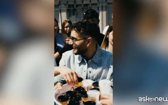 Rocco Hunt, un caffè tra i fan per l'uscita del nuovo singolo Musica Italiana