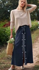 Embroidered Skirt Outfit Ideas