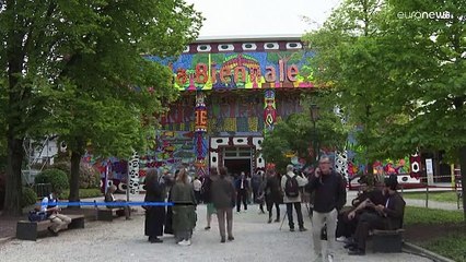 60. Velencei Biennálé: A művészet várhat, a poklot megélő emberek nem