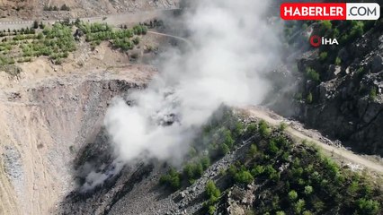 Artvin'de gece başlayan çöp yangınına müdahale devam ediyor