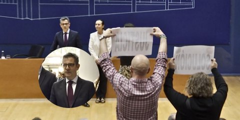 Baño de realidad a Bolaños en Valencia: cacerolada al ministro bajo el grito de “dimisión”