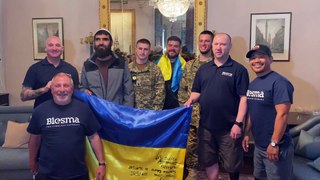 Ukrainian marines taking on marathon challenge arrive in London