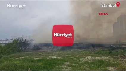 Esenyurt'ta mobilya imalathanesinde yangın