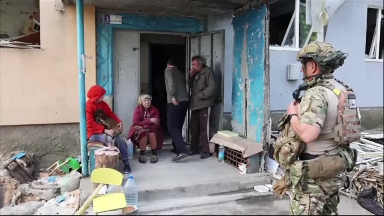 Tod und Zerstörung: Ukrainer fliehen vor russischen Angriffen