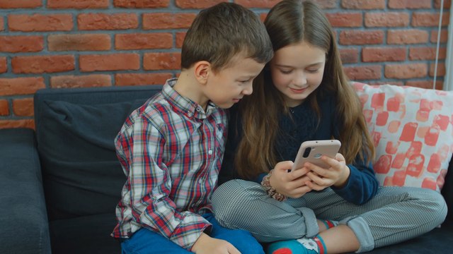 At what age should children have smartphones and are they safe?