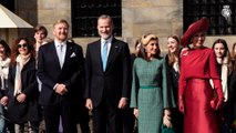 Los Reyes de los Países Bajos reciben con honores al rey Felipe y la reina Letizia