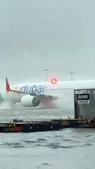 Enormes innondations à Dubai: l'aéroport sous l'eau