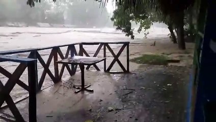 Debido a las fuertes lluvias así está el río de Jamao del Norte