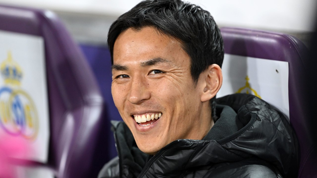 Hasebe lacht: 'Fußballspielen kann ich auch mit meinen Kindern'
