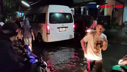 Puluhan Rumah Warga Terendam Banjir Usai Kali Jantung Depok Meluap