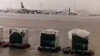 Heavy Flood in Dubai | Heavy Rain on Airport