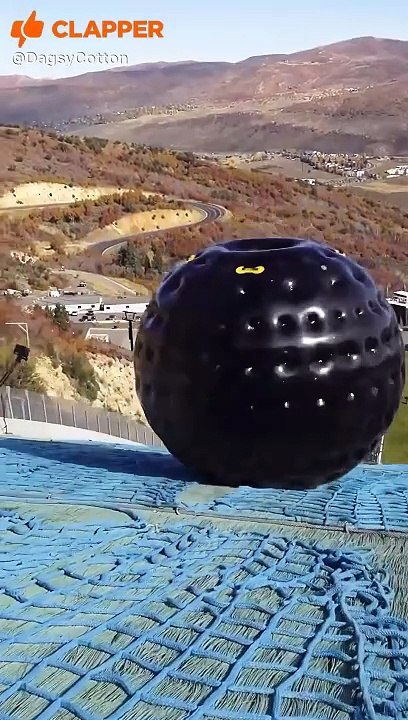 GIANT BLOWING 