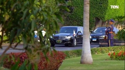 المدفعية تطلق 21 طلقة لحظة وصول موكب الرئيس السيسي وملك البحرين لقصر الاتحادية