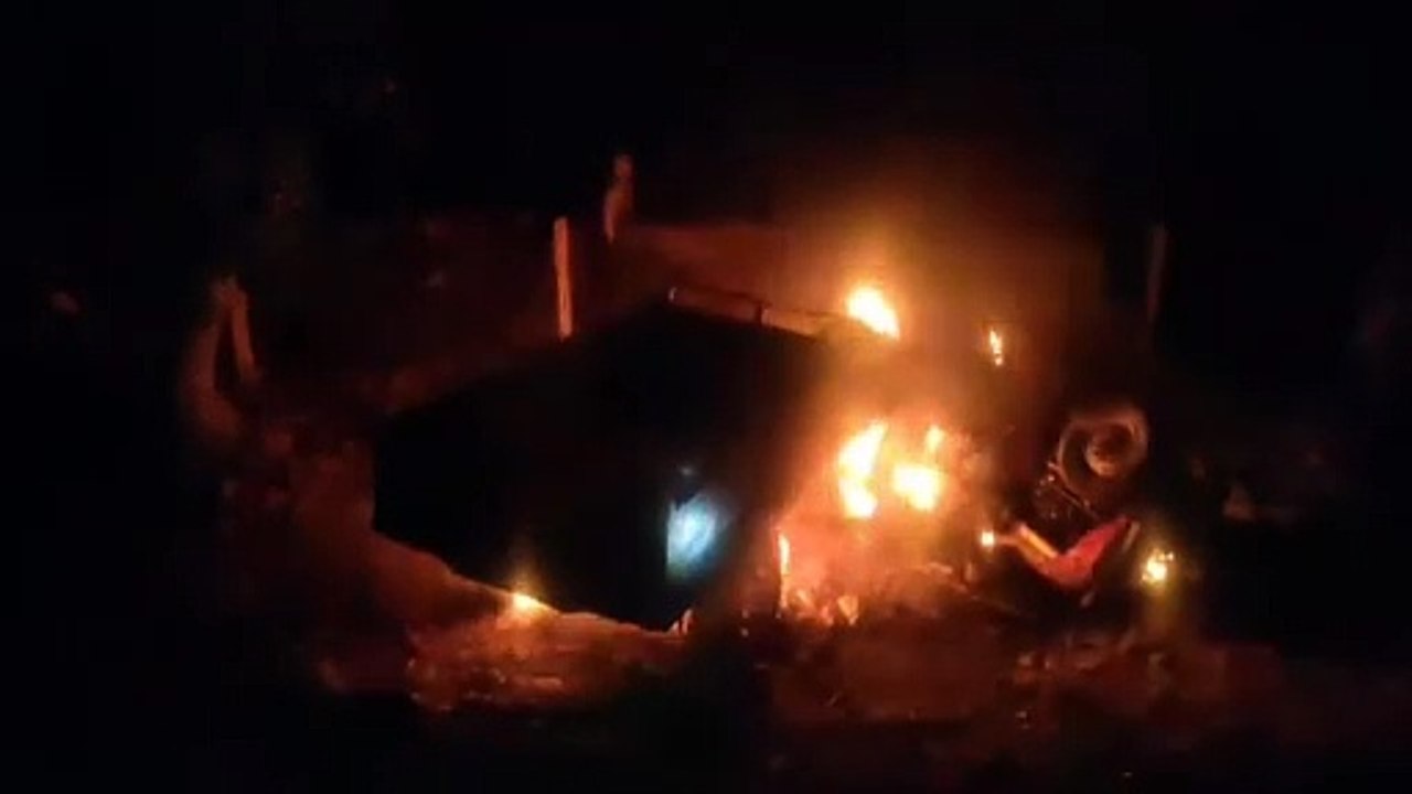 Tractor overturns due to tire burst, fire in en...