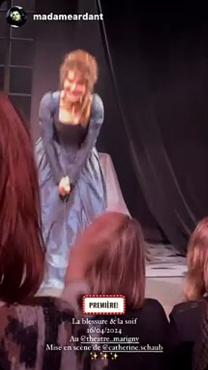 Fanny Ardant a été acclamée pour son retour au théâtre ce mardi. @ Instagram / Théâtre Marigny