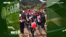Hombres del ELN armados acompañan funeral en el Catatumbo