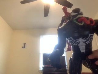 Venom versus Spider-Man spider-Man Gonna win duh