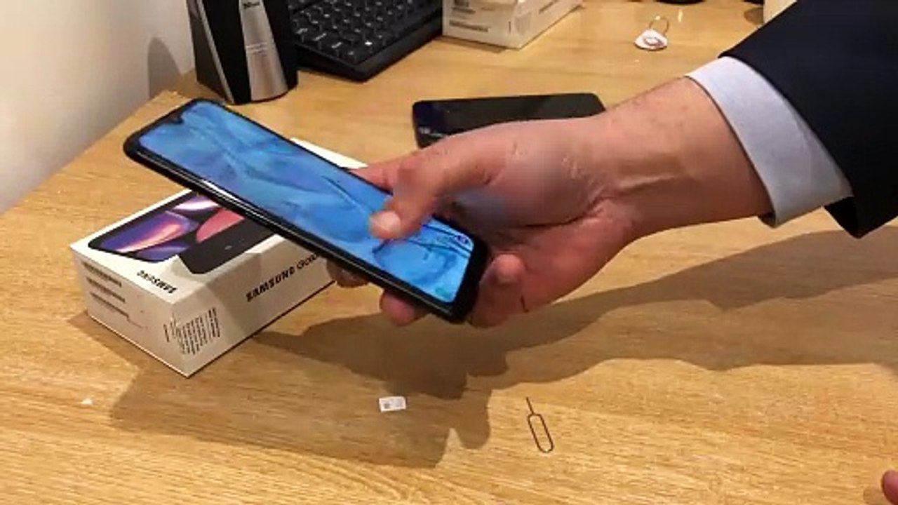 How to TRANSFER a Nano Sim From One Phone to Another Phone - Samsung Galaxy | Basic Tutorial