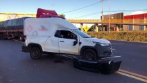 Motorista de Fiat Strada fica ferido em engavetamento na BR-277