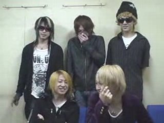 An Cafe Live Performance & Music Comments | Petite Video from April 8, 2008 🎶