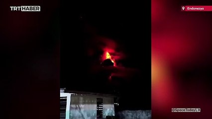 Endonezya'daki yanardağ patlaması devam ediyor