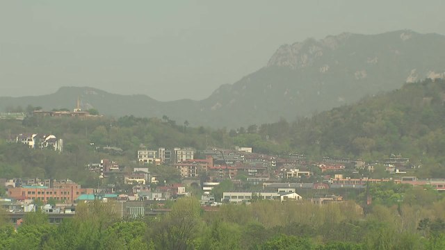 [날씨] 사흘째 황사, 전국 대기 질 '매우 나쁨'...전국 미세먼지 특보 / YTN