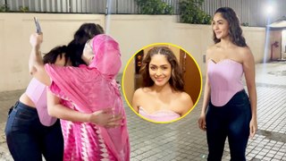 Mrunal Thakur's Sweet Gesture For An Older Lady At The Premiere Of Do Aur Do Pyaar