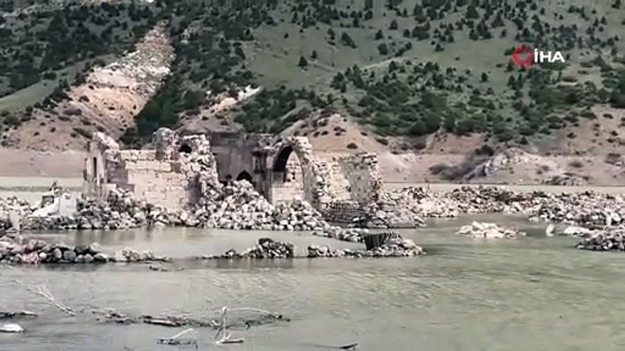 Kars’ta baraj kapakları kapandı, eski köy sular altında kaldı