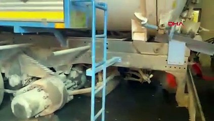 Zabıta memurları, hurdacılarda belediyeye ait araçların parçalarını aradı