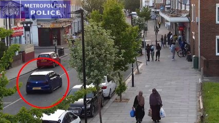 Met detectives track down man who fired gun in busy Tottenham street