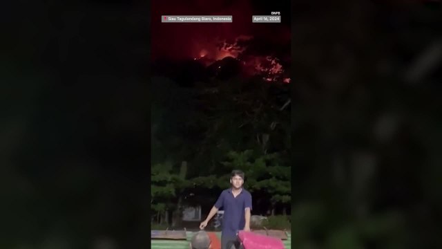 Watch: Thousands forced to evacuate after Ruang volcano eruption