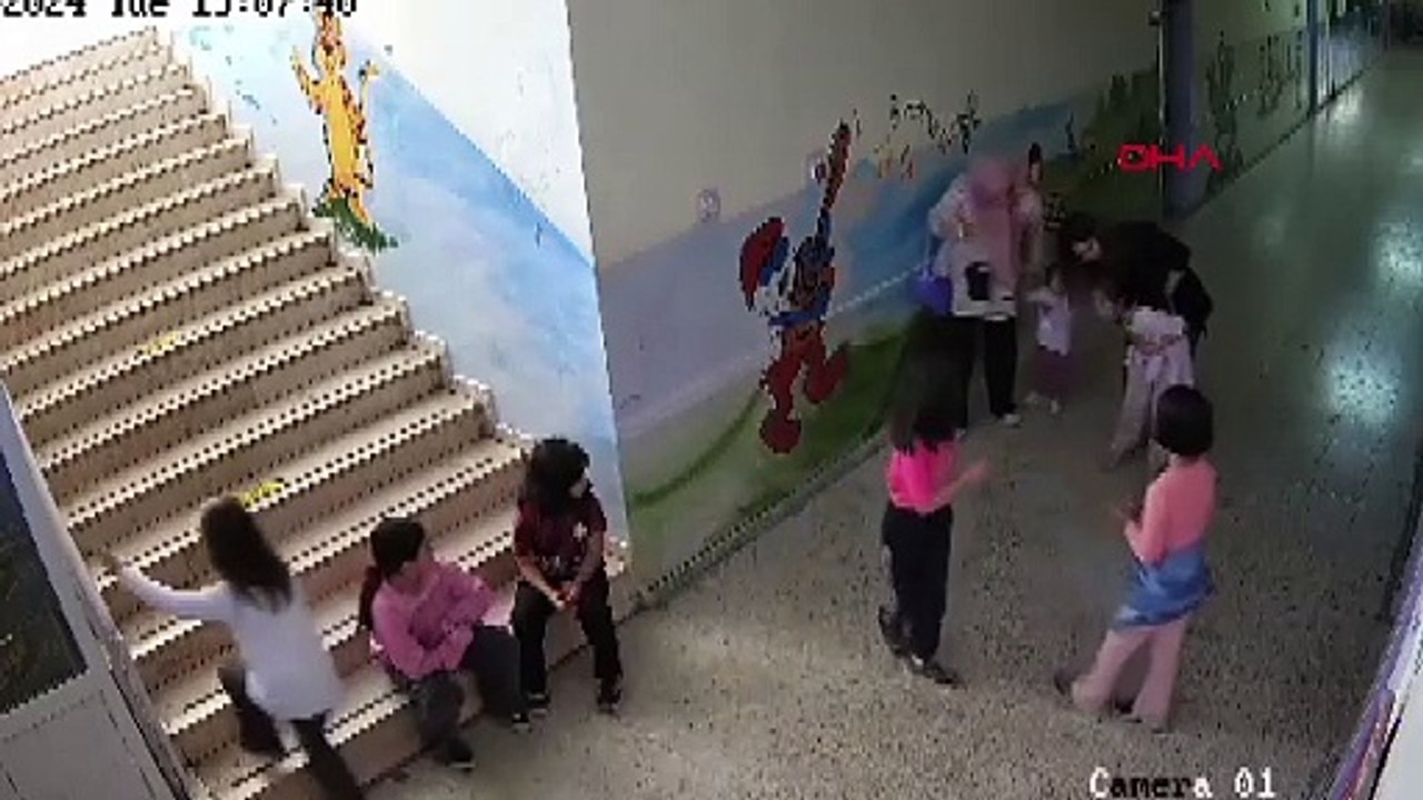 2 hafta önce ilk yardım eğitimi aldı, Heimlich manevrasıyla boğazına şeker kaçan öğrenciyi kurtardı
