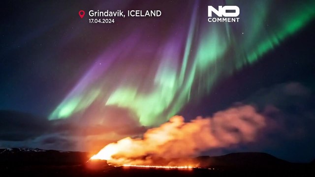 NO COMMENT: Una increíble erupción volcánica bajo las auroras boreales de Islandia
