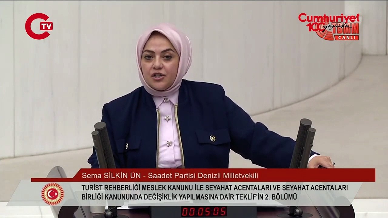 Meclis'te gerilim: Ün 'Ayasofya tekrar müze mi olacak?' diye sordu, Özlem Zengin çileden çıktı