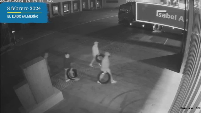 Detenidos nueve agricultores en El Ejido por incendiar una nave agrícola con 25 trabajadores dentro